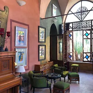 Otel Luxors Garden, Batum